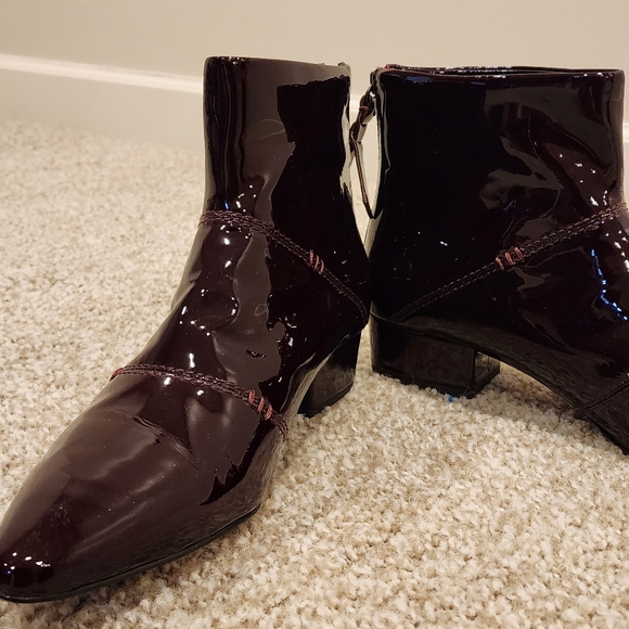 NWOT Pointed toe patent leather booties - Picture 9 of 12